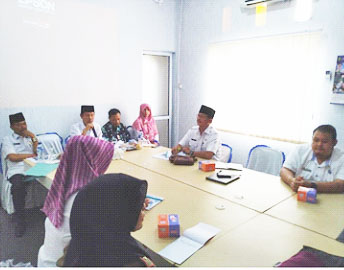 MENGHADIRI SOSIALISASI PROGRAM PENGENDALIAN PENDUDUK DAN PEMBENTUKAN KELOMPOK KERJA AKSELERASI KAMPUNG KB MENGHADIRI SOSIALISASI PROGRAM PENGENDALIAN PENDUDUK DAN PEMBENTUKAN KELOMPOK KERJA AKSELERASI KAMPUNG KB