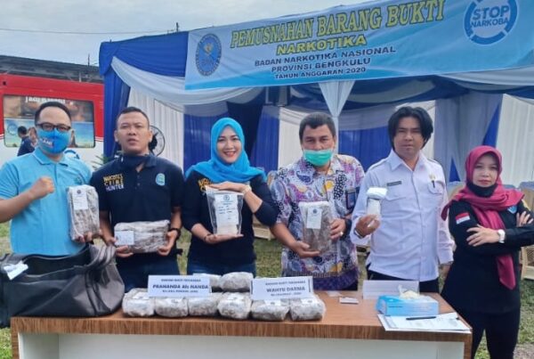 Kepala BNN Kota Bengkulu beserta Tim Reportase menghadiri Pemusnahan Barang Bukti Narkotika di BNN Propinsi Bengkulu