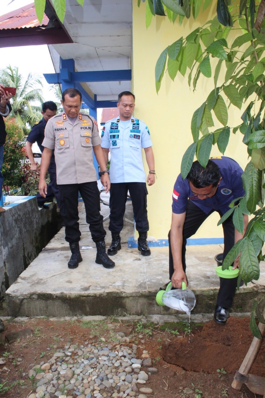 BNN Kota Bengkulu Release Tangkapan Triwulan 1 Tahun 2020 Dan Musnahkan Barang Bukti NarkotikaTersangka Kurir Dan Pengedar Narkotika Tangkapan Tim Pemberantasan BNN Kota Bengkulu
