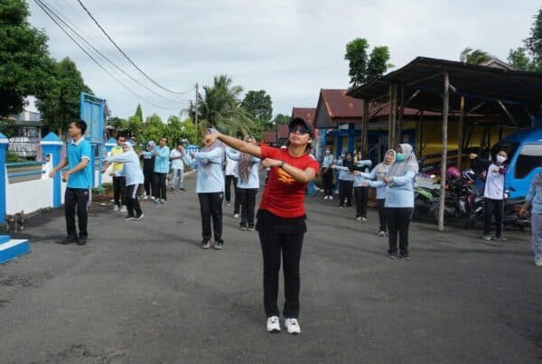 Jumat Pagi Personil BNN Kota Bengkulu melaksanakan kegiatan senam Kesegaran Jasmani Pegawai BNN Kota Bengkulu