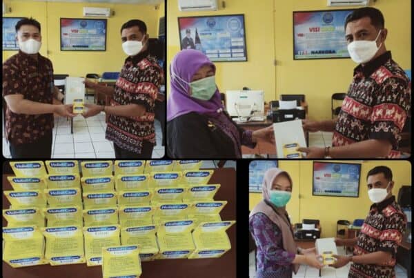 Kepala Bnn Kota Bengkulu Melaksanakan Kegiatan Pembagian Multivitamin Kepada Seluruh Pegawai Bnn Kota Bengkulu