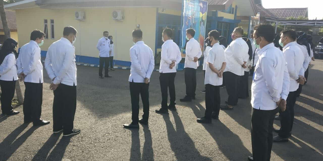 Kegiatan Rutin Setiap Pagi Pegawai Badan Narkotika Nasional Kota Bengkulu Apel Pagi Di Halaman Kantor Bnn Kota Bengkulu Apel Pagi Pegawai Badan Narkotika Nasional Kota Bengkulu Di Halaman Kantor Bnn Kota Bengkulu