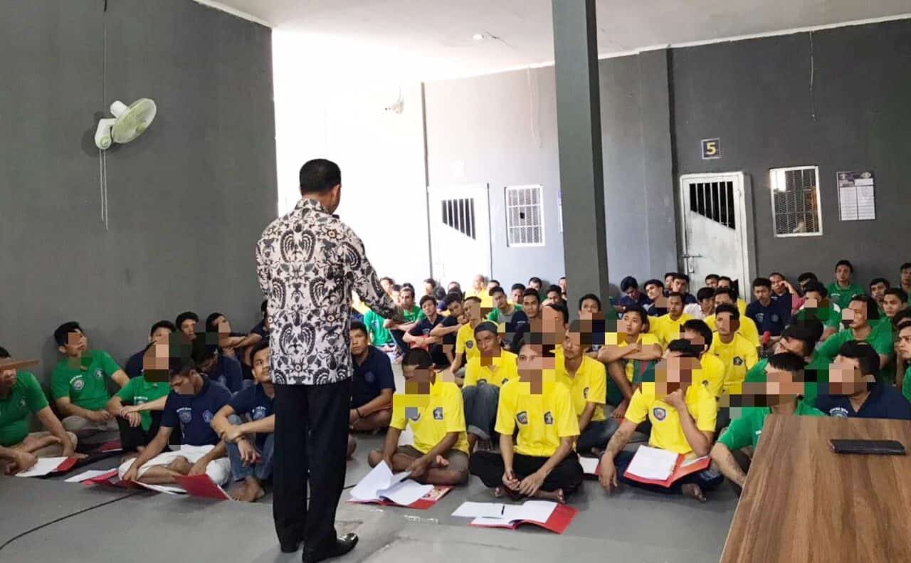 Rabu Pagi Tim Rehabilitasi Bersama Kepala Bnn Kota Bengkulu Melakukan Layanan Rehabilitasi Bagi Warga Binaan Kelas Ii Bentiring Kota Bengkulu Yang Diikuti Oleh 114 Orang Warga Binaan Rabu Pagi Tim Rehabilitasi Bersama Kepala Bnn Kota Bengkulu Melakukan Layanan Rehabilitasi Bagi Warga Binaan Kelas Ii Bentiring Kota Bengkulu Yang Diikuti Oleh 114 Orang Warga Binaan