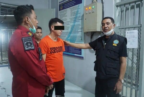 Kepala BNN Kota Bengkulu dan Tim Pemberantasan BNN Kota Bengkulu Bersama TNI-POLRI Beserta Kemenkumham Bengkulu Melakukan Razia Di Kamar Hunian Lapas Kelas IIA Bentiring Kota Bengkulu