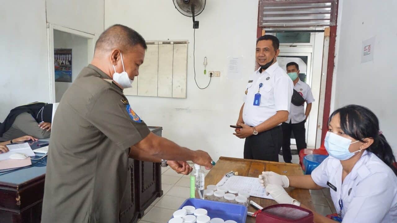 BNN Kota Bengkulu Bekerjasama Dengan Pemerintah Kota Bengkulu Melaksanakan Tes Urine Mendadak Kepada ASN Satpol PP Kota Bengkulu BNN Kota Bengkulu Bekerjasama Dengan Pemerintah Kota Bengkulu Melaksanakan Tes Urine Mendadak Kepada ASN Satpol PP Kota Bengkulu