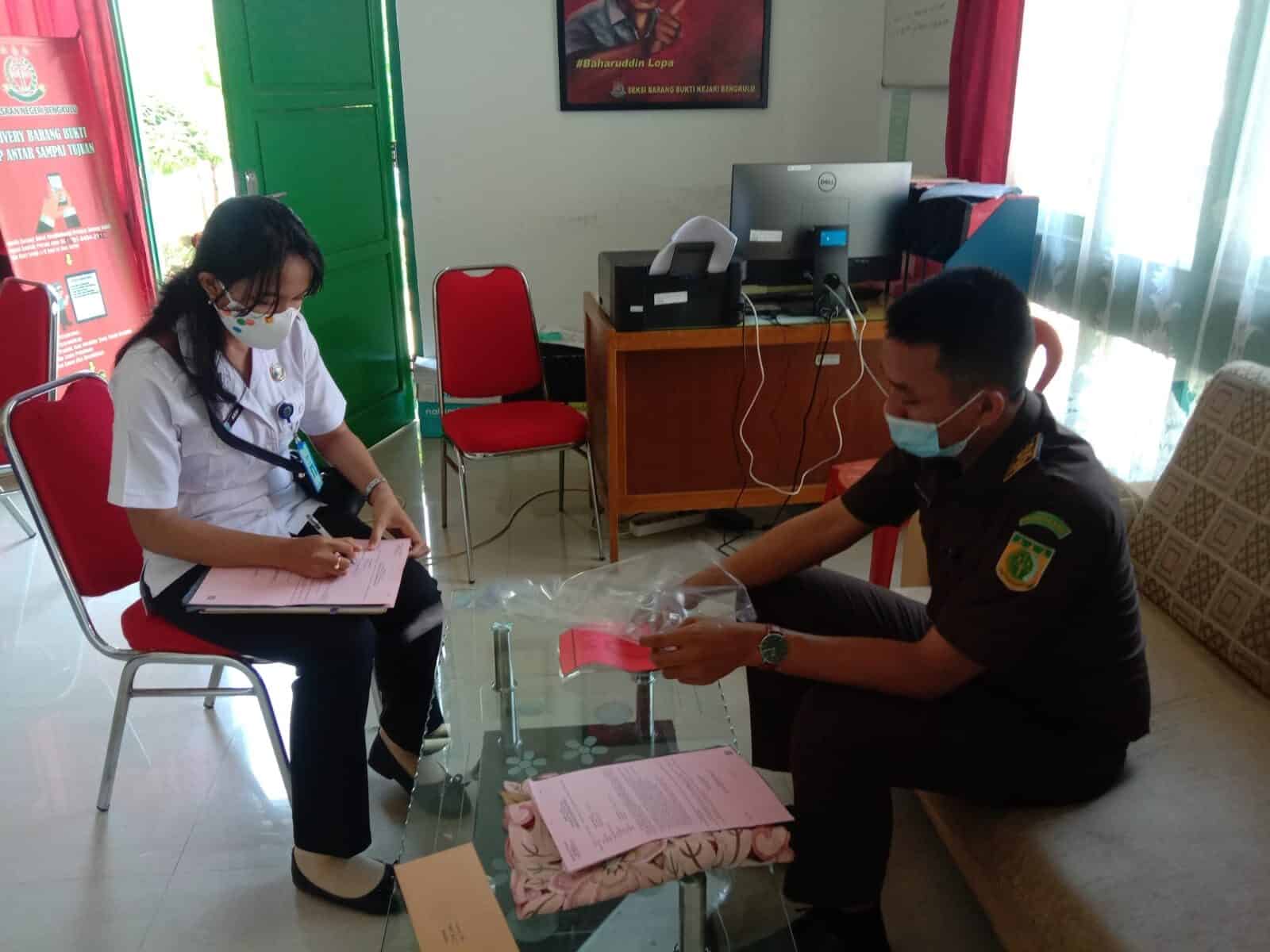 Penyidik BNN Kota Bengkulu Lakukan Serah Terima Tersangka dan Barang Bukti di Kejaksaan Negeri Bengkulu dan Lapas Kelas II A Bengkulu 111