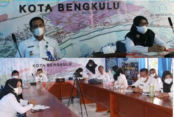 Kepala BNN Kota Bengkulu, Kasubag Umum, para sub koordinator dan staf BNN Kota Bengkulu mengikuti kegiatan Rapat Pimpinan Kepala BNN RI dan jajaran Kepala BNNP dan BNNK seluruh Indonesia melalui video conference