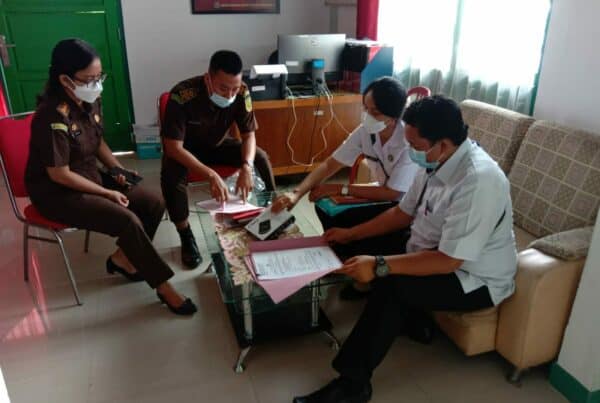 Tim Pemberantasan BNN Kota Bengkulu  melakukan serah terima barang bukti milik tersangka tindak pidana narkotika di Kejaksaan Negeri Bengkulu
