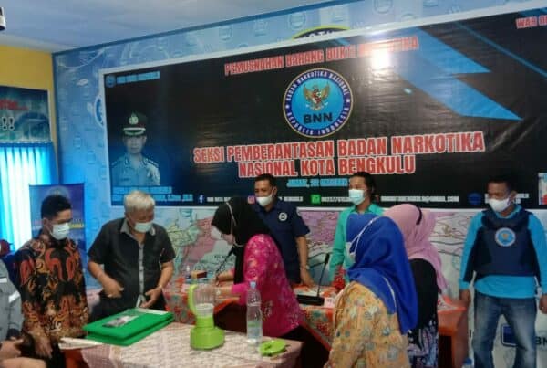 Seksi Pemberantasan BNN Kota Bengkulu Musnahkan 16 Paket Shabu Yang Disita Dari Hasil Pengungkapan Kasus Narkotika