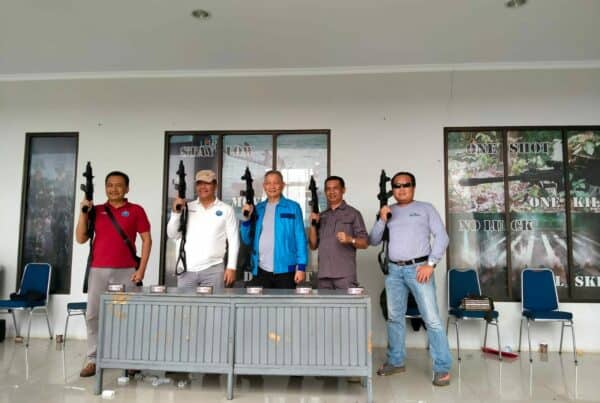 Kepala BNN Kota Bengkulu Bersama Personil Pemberantasan Laksanakan Kegiatan Latihan Menembak Bersama Di Lapangan Tembak Markas Komando TNI AL Bengkulu