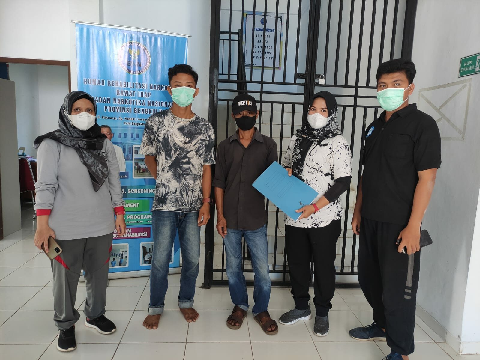 Tim Rehabilitasi BNN Kota Bengkulu Kirim Residen Ke Balai Rehabilitasi BNN Provinsi Bengkulu Tim Rehabilitasi BNN Kota Bengkulu Kirim Residen Ke Balai Rehabilitasi BNN Provinsi Bengkulu