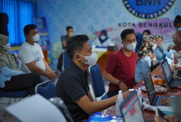 Siang Jumat Seluruh Personil BNN Kota Bengkulu Beserta Keluarga Di Vaksin Yang Ke-3