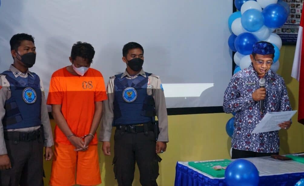 Bertepatan Dengan Hari Ulang Tahun BNN RI Ke-20, Kepala BNN Kota Bengkulu Gelar Press Release Penangkapan Pengedar 13 Paket Kecil dan 1 Paket Besar Narkotika Gol. I Jenis Shabu Bertepatan Dengan Hari Ulang Tahun BNN RI Ke-20, Kepala BNN Kota Bengkulu Gelar Press Release Penangkapan Pengedar 5,5 Gram Narkotika Gol. I Jenis Shabu