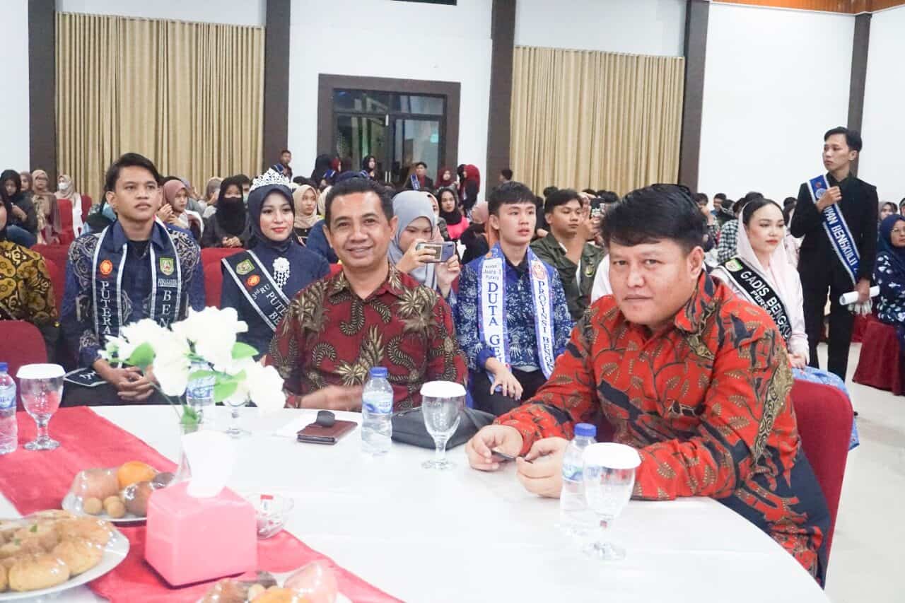 Kepala BNN Kota Bengkulu Didampingi Penyuluh Narkoba BNN Kota Bengkulu Malam Grand Final PUPAN Bengkulu Tahun 2022 Kepala BNN Kota Bengkulu Didampingi Penyuluh Narkoba BNN Kota Bengkulu Malam Grand Final PUPAN Bengkulu Tahun 2022