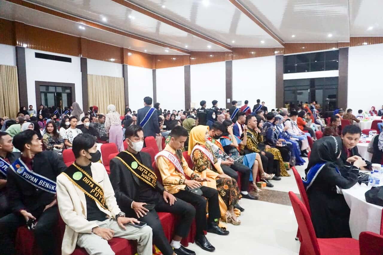 Kepala BNN Kota Bengkulu Didampingi Penyuluh Narkoba BNN Kota Bengkulu Malam Grand Final PUPAN Bengkulu Tahun 2022 Kepala BNN Kota Bengkulu Didampingi Penyuluh Narkoba BNN Kota Bengkulu Malam Grand Final PUPAN Bengkulu Tahun 2022