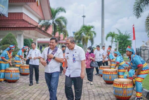 Kepala BNN Kota Bengkulu Beserta Kepala BNN Kabupaten Bengkulu Selatan Dan Kabid Pemberantasan BNN Provinsi Bengkulu Sambut Kedatangan Kepala BNN Provinsi Yang Baru Di Bandara Fatmawati Bengkulu