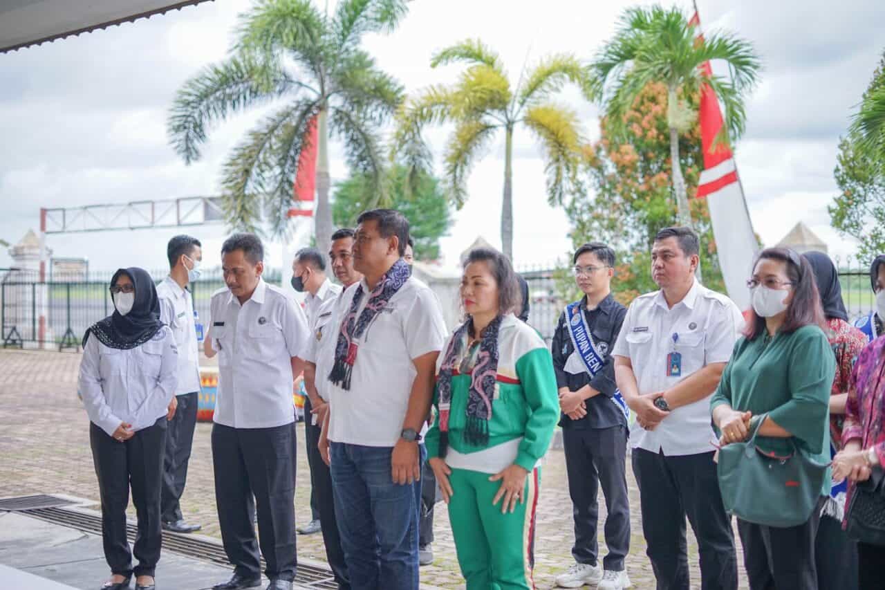 Kepala BNN Kota Bengkulu Beserta Kepala BNN Kabupaten Bengkulu Selatan Dan Kabid Pemberantasan BNN Provinsi Bengkulu Sambut Kedatangan Kepala BNN Provinsi Yang Baru Di Bandara Fatmawati Bengkulu Kepala BNN Kota Bengkulu Beserta Kepala BNN Kabupaten Bengkulu Selatan Dan Kabid Pemberantasan BNN Provinsi Bengkulu Sambut Kedatangan Kepala BNN Provinsi Yang Baru Di Bandara Fatmawati Bengkulu