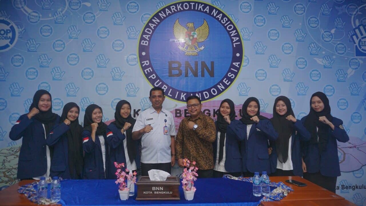 8 Orang Mahasiswi Universitas Bengkulu Prodi Bimbingan Konseling Telah Menyelesaikan Praktik Lapangan Bimbingan Konseling(PLBK) di BNN Kota Bengkulu 8 Orang Mahasiswi Universitas Bengkulu Prodi Bimbingan Konseling Telah Menyelesaikan Program Magang di BNN Kota Bengkulu