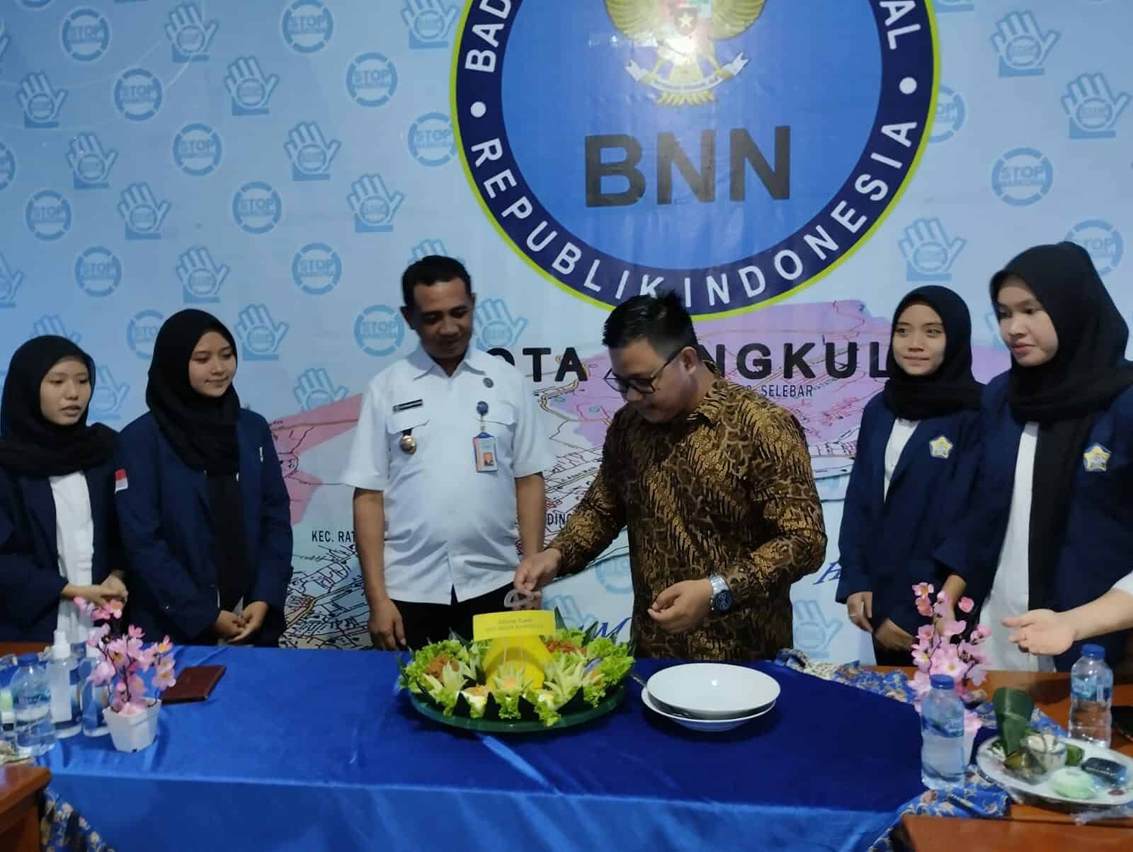 8 Orang Mahasiswi Universitas Bengkulu Prodi Bimbingan Konseling Telah Menyelesaikan Praktik Lapangan Bimbingan Konseling(PLBK) di BNN Kota Bengkulu 8 Orang Mahasiswi Universitas Bengkulu Prodi Bimbingan Konseling Telah Menyelesaikan Praktik Lapangan Bimbingan Konseling(PLBK) di BNN Kota Bengkulu